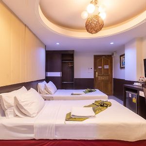 Gusto Pratunam Hotel
